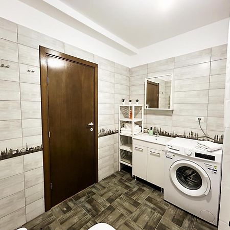 Mirandis Apartments - Comfort & Private Parking Near Coresi Mall Brasov Exterior photo