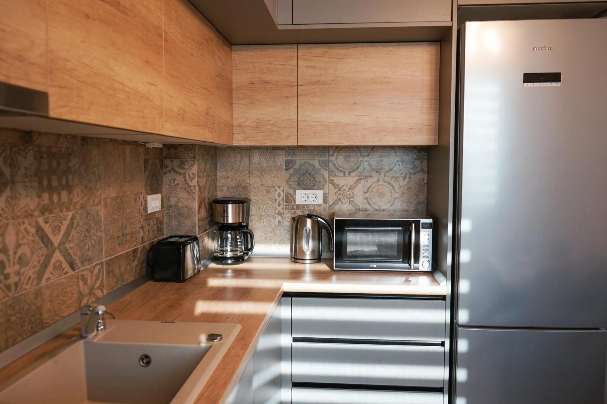 Mirandis Apartments - Comfort & Private Parking Near Coresi Mall Brasov Exterior photo