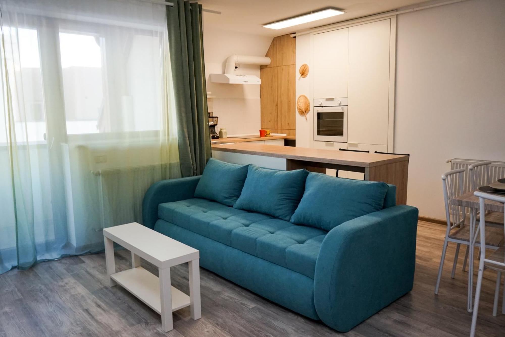 Mirandis Apartments - Comfort & Private Parking Near Coresi Mall Brasov Exterior photo