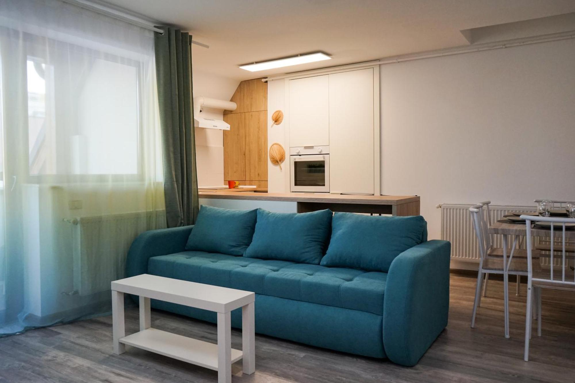 Mirandis Apartments - Comfort & Private Parking Near Coresi Mall Brasov Exterior photo