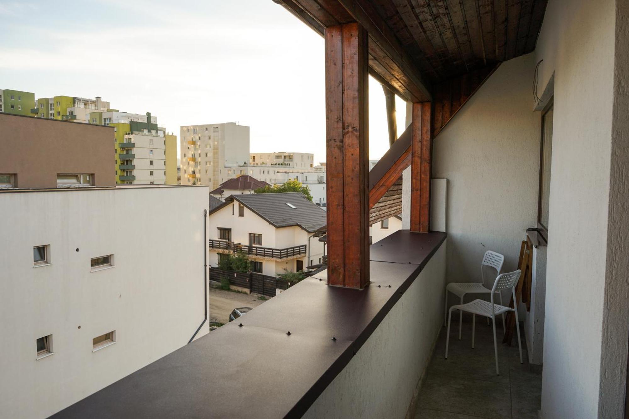 Mirandis Apartments - Comfort & Private Parking Near Coresi Mall Brasov Exterior photo