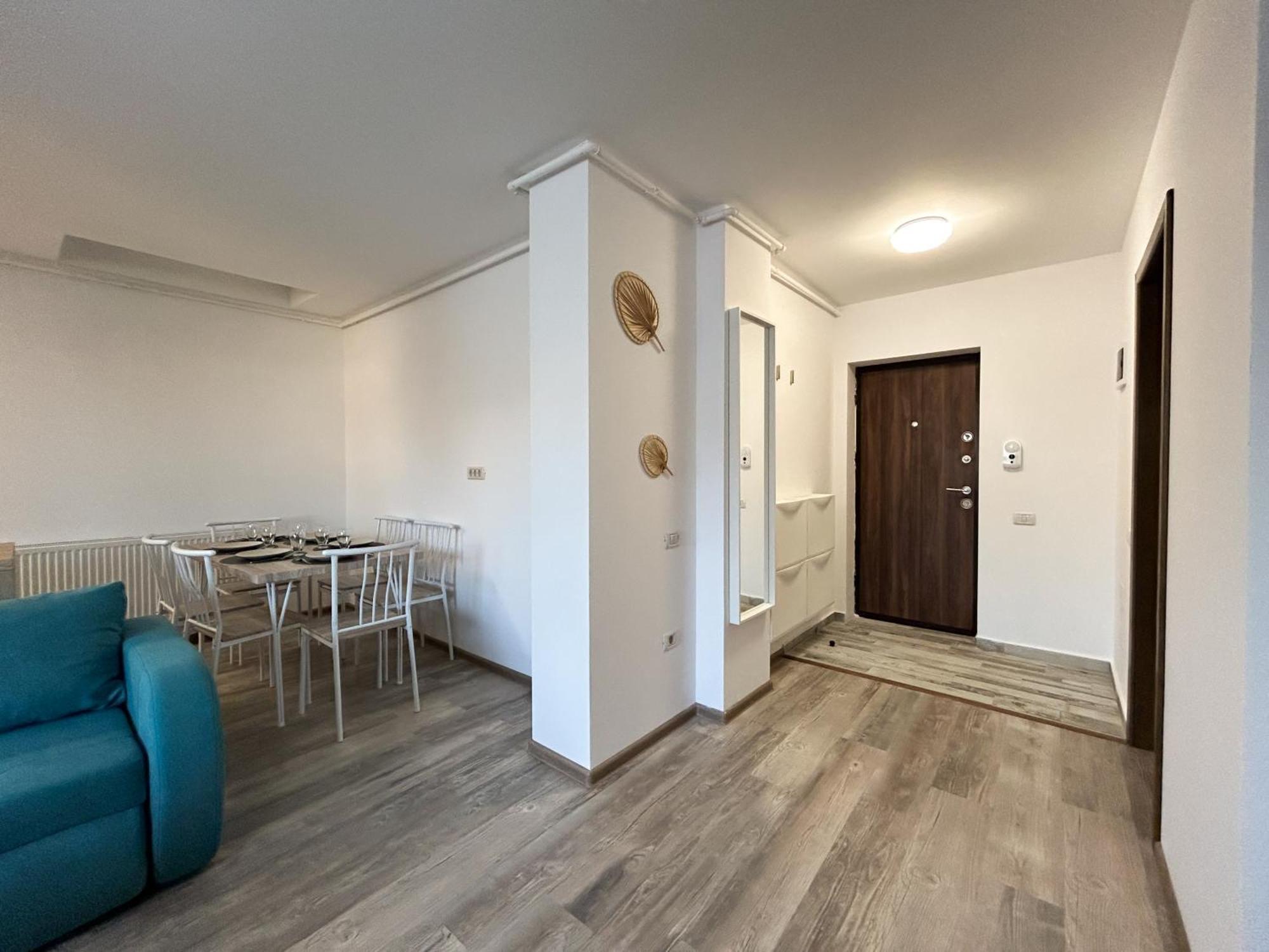 Mirandis Apartments - Comfort & Private Parking Near Coresi Mall Brasov Exterior photo