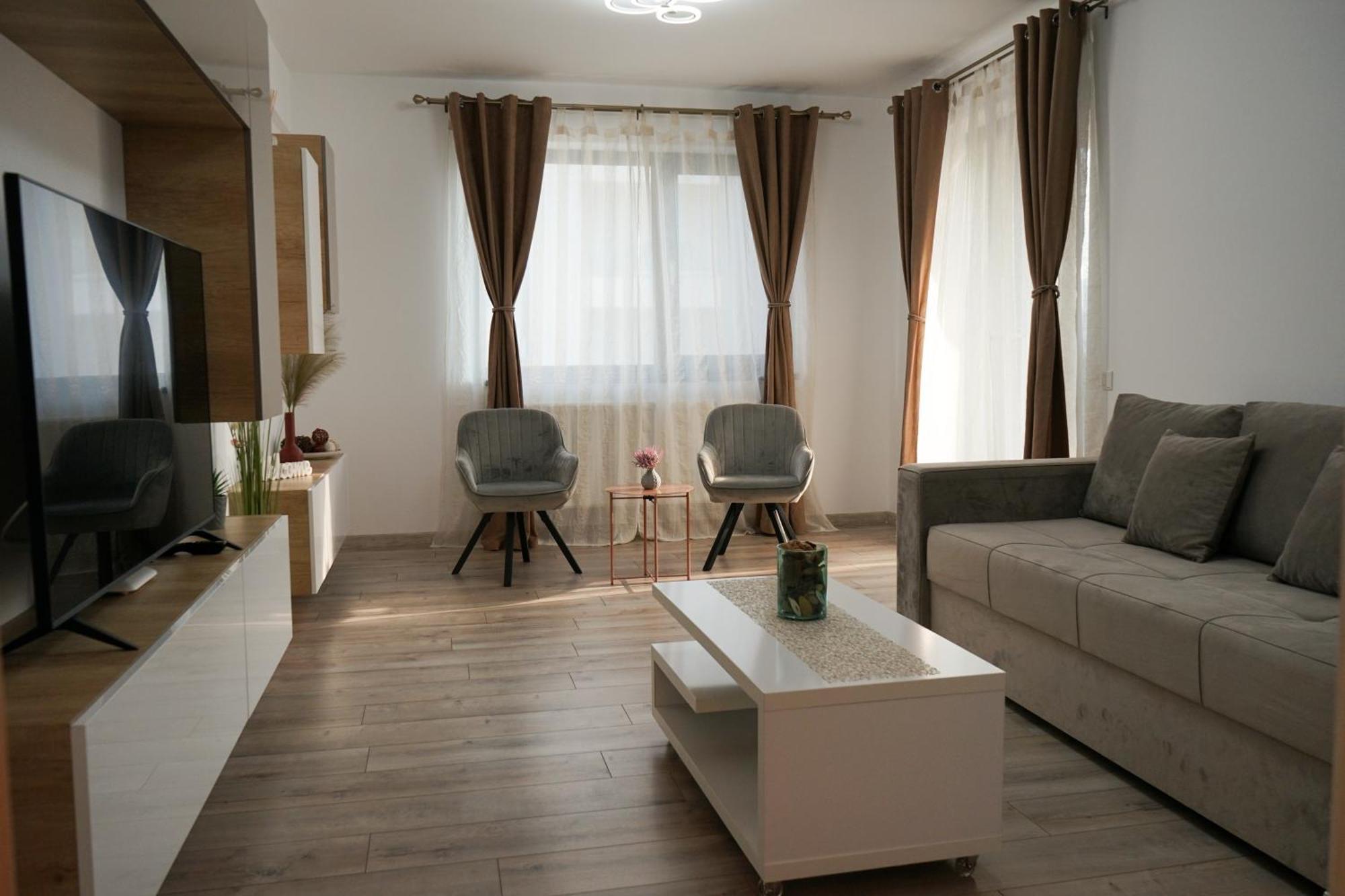 Mirandis Apartments - Comfort & Private Parking Near Coresi Mall Brasov Exterior photo
