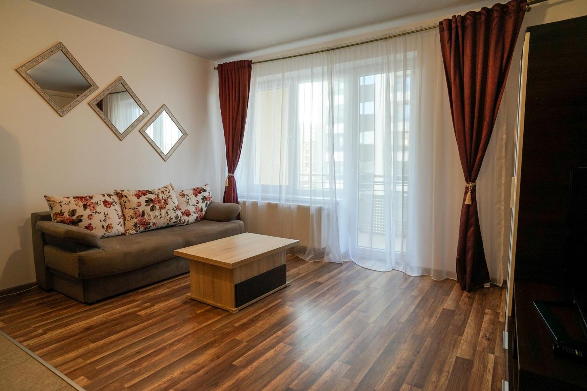 Mirandis Apartments - Comfort & Private Parking Near Coresi Mall Brasov Exterior photo