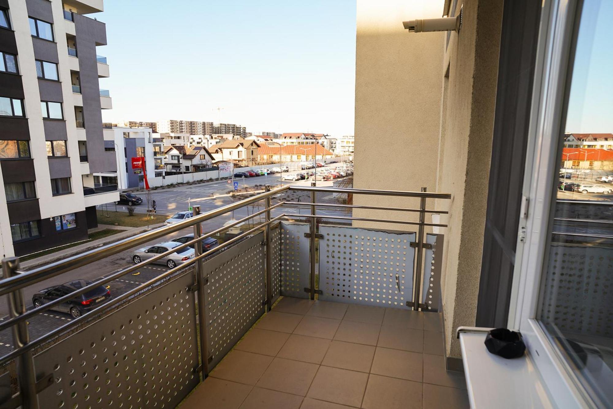 Mirandis Apartments - Comfort & Private Parking Near Coresi Mall Brasov Exterior photo