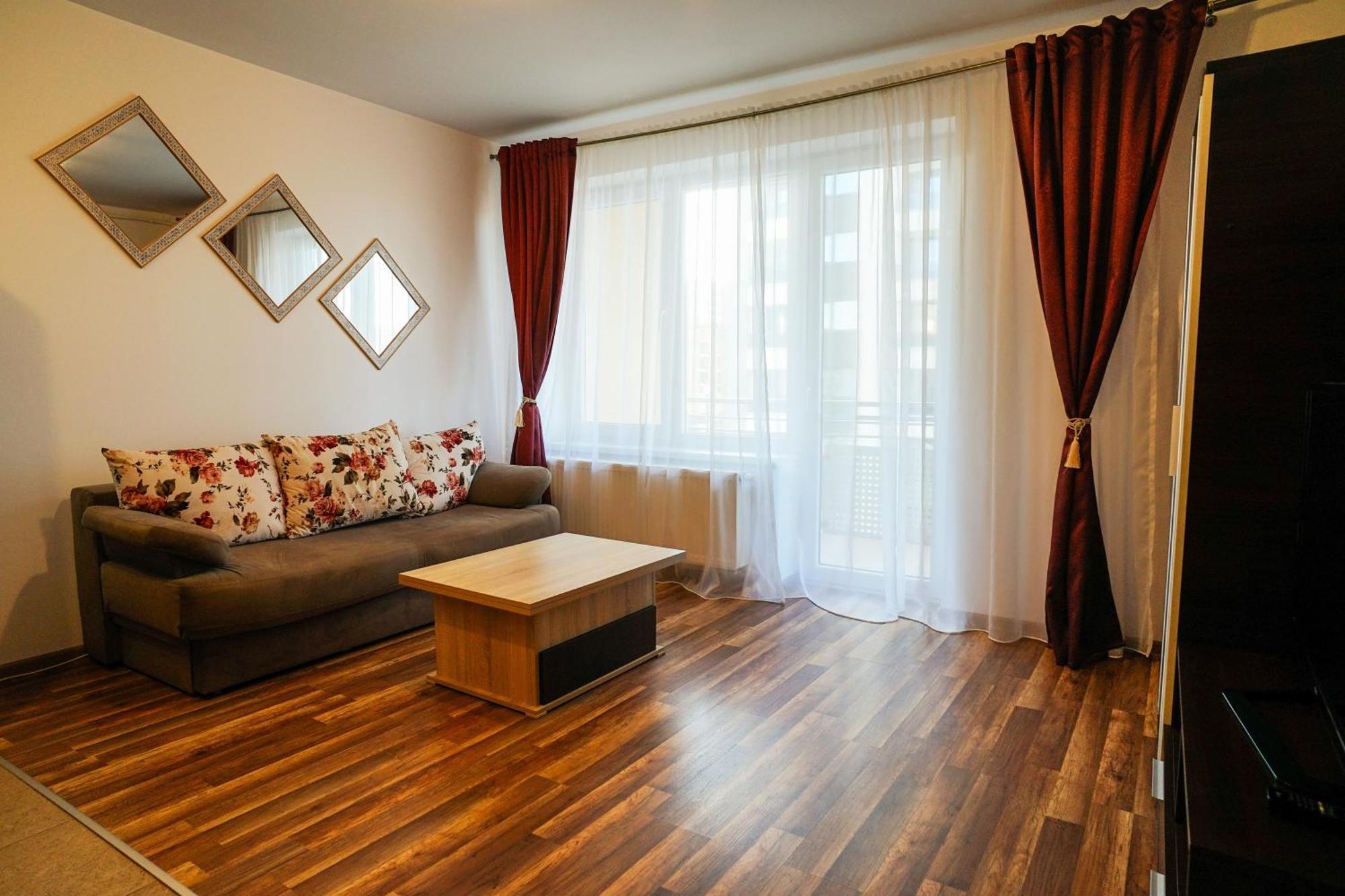 Mirandis Apartments - Comfort & Private Parking Near Coresi Mall Brasov Exterior photo