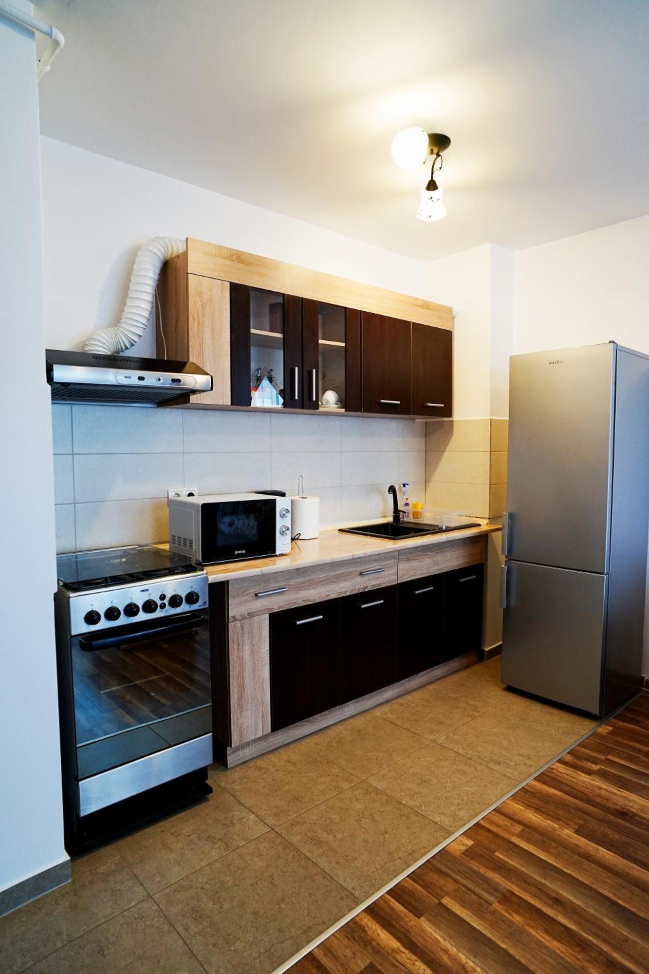 Mirandis Apartments - Comfort & Private Parking Near Coresi Mall Brasov Exterior photo
