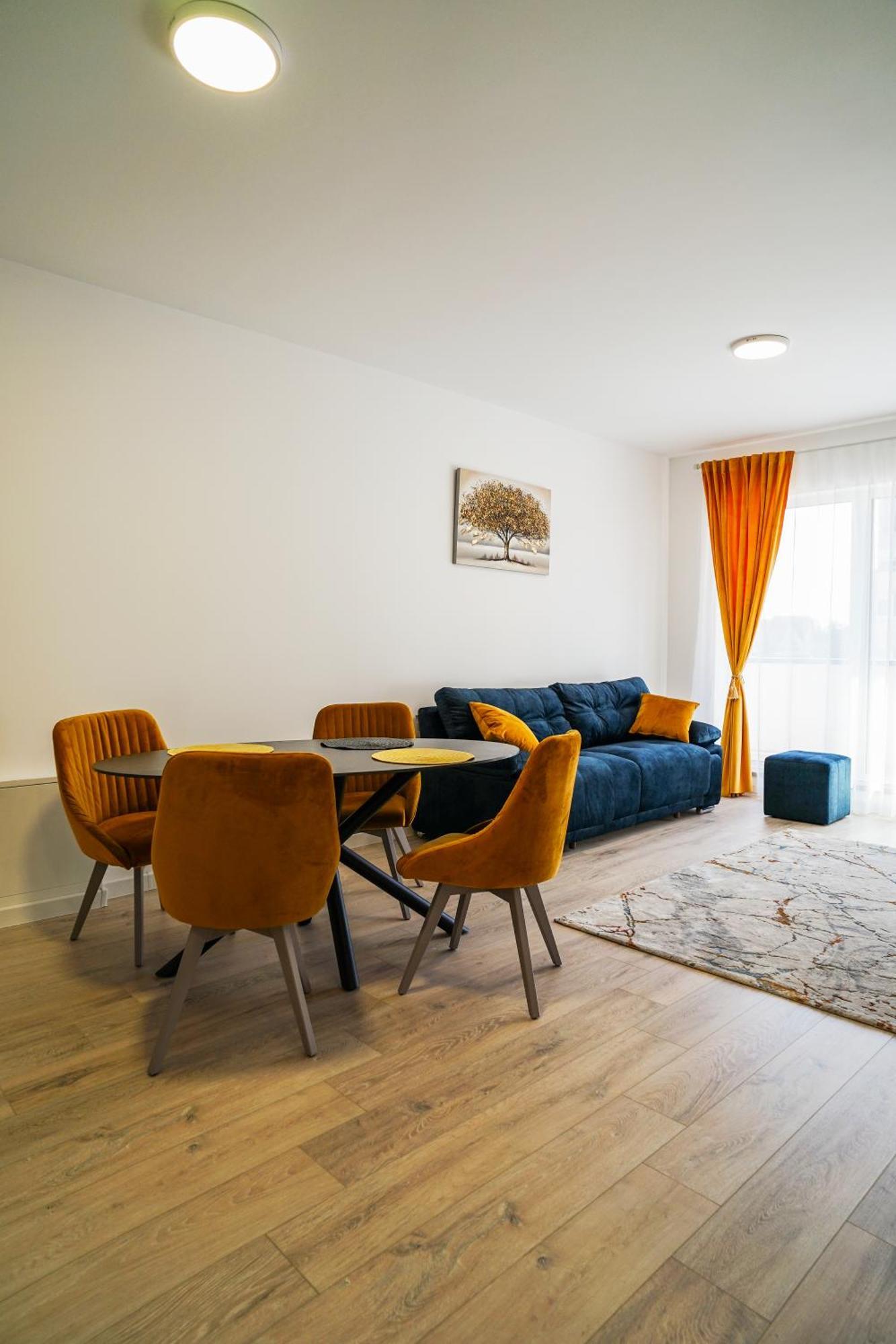 Mirandis Apartments - Comfort & Private Parking Near Coresi Mall Brasov Exterior photo