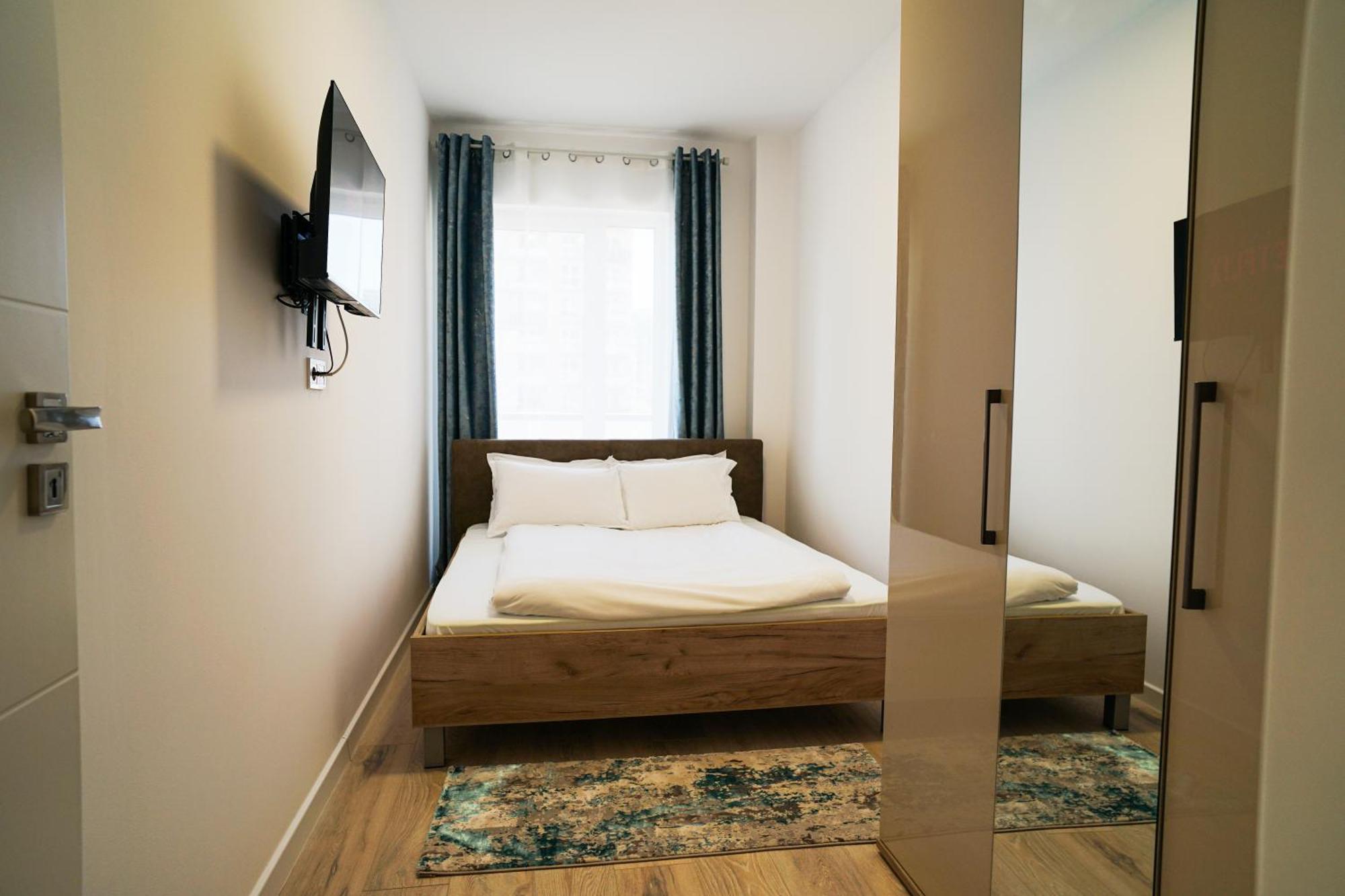Mirandis Apartments - Comfort & Private Parking Near Coresi Mall Brasov Exterior photo