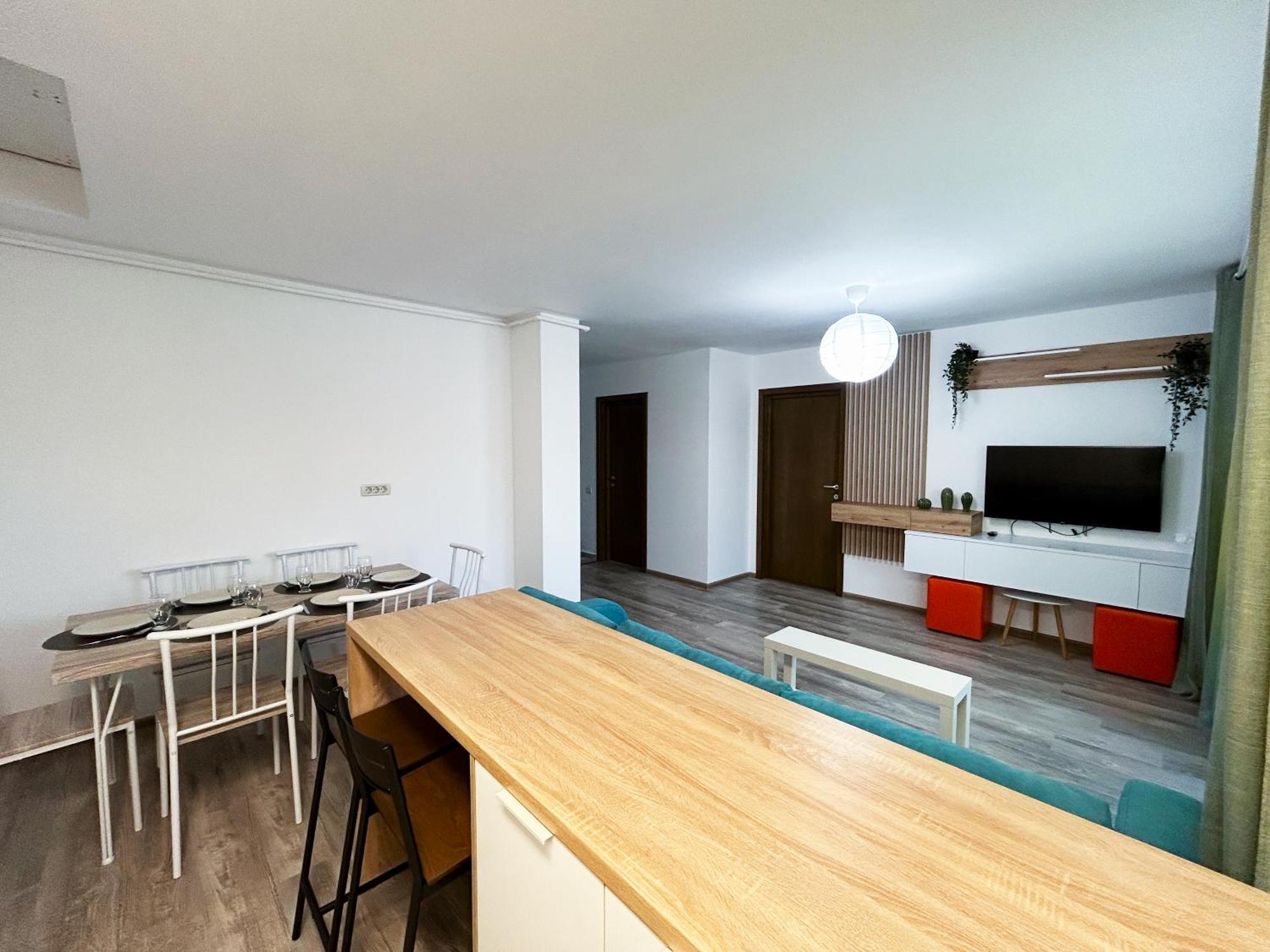Mirandis Apartments - Comfort & Private Parking Near Coresi Mall Brasov Exterior photo